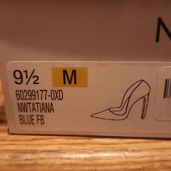 New In Box Nine West "NW Tatiana" Blue Gold Bee Pumps 9.5 - Picture 11 of 11